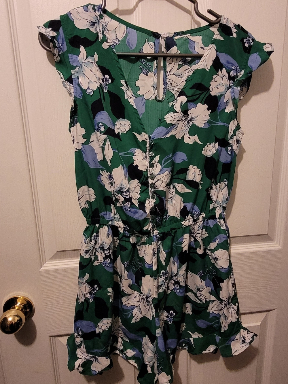 19 Ptp, Waist 15 Stretch To 19"    Floral Green V-Neck Romper